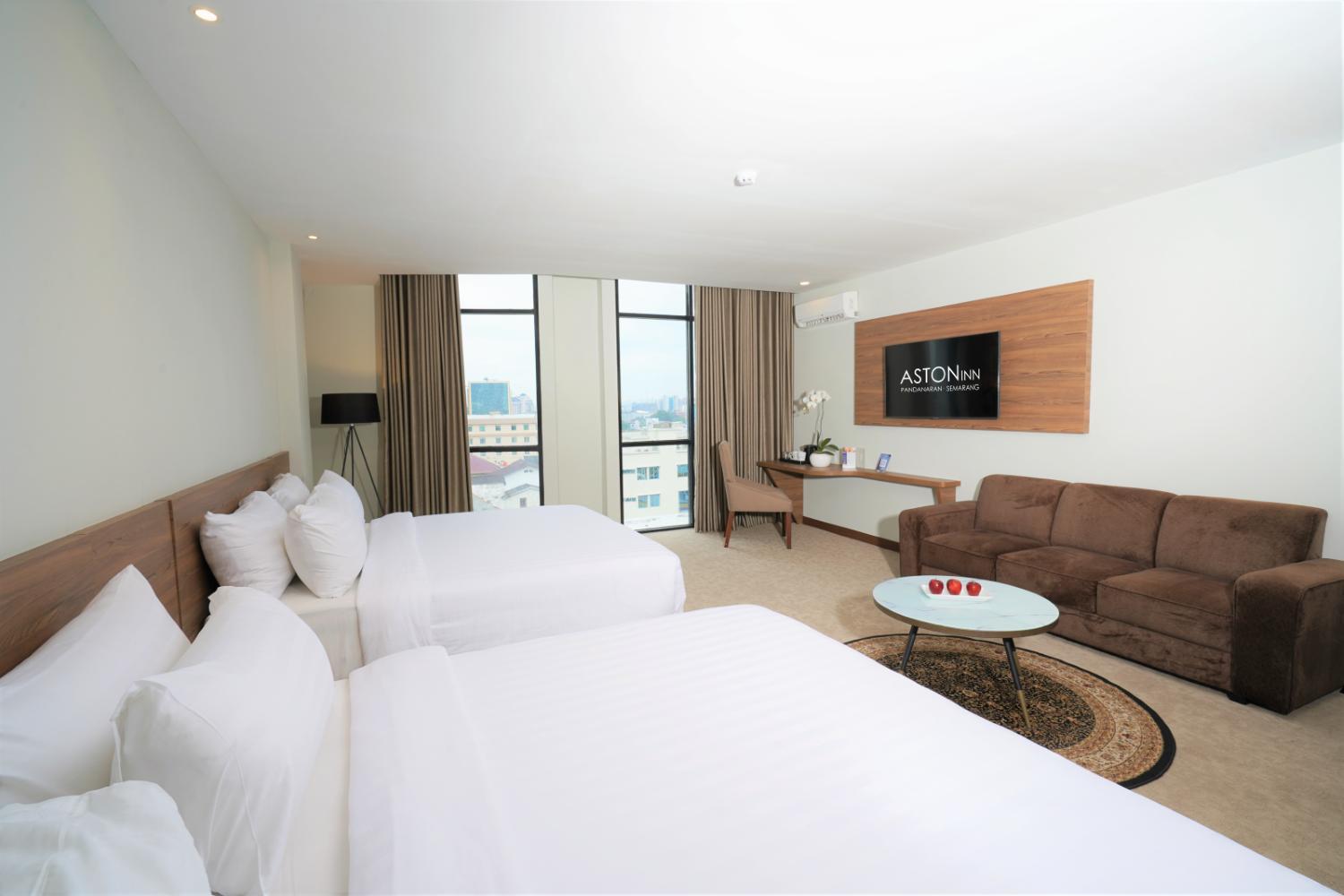 Aston Inn Pandanaran Semarang Exterior photo